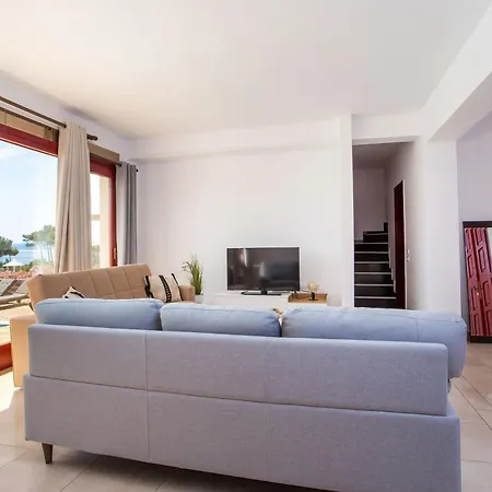 Spilia Bay Villa *