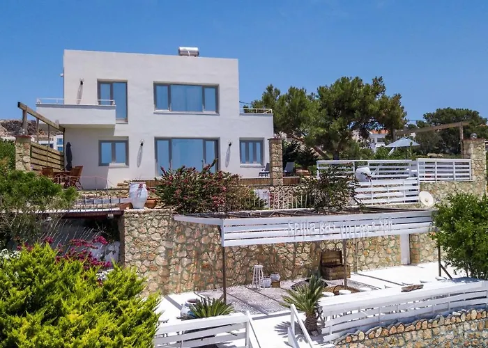 Spilia Bay Villa *