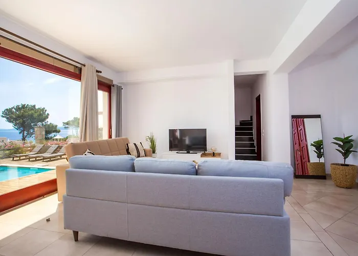 Spilia Bay Villa *
