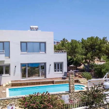 Spilia Bay Πεύκος